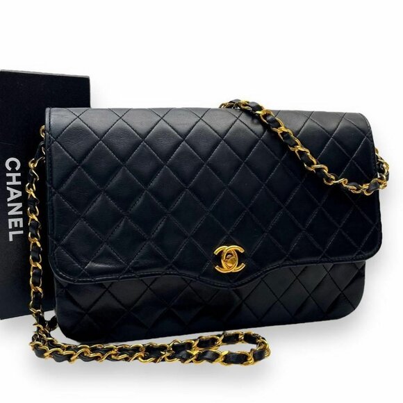 CHANEL Handbags - CHANEL Vintage Matelasse Lambskin Leather Quilted Shoulder Bag Chain